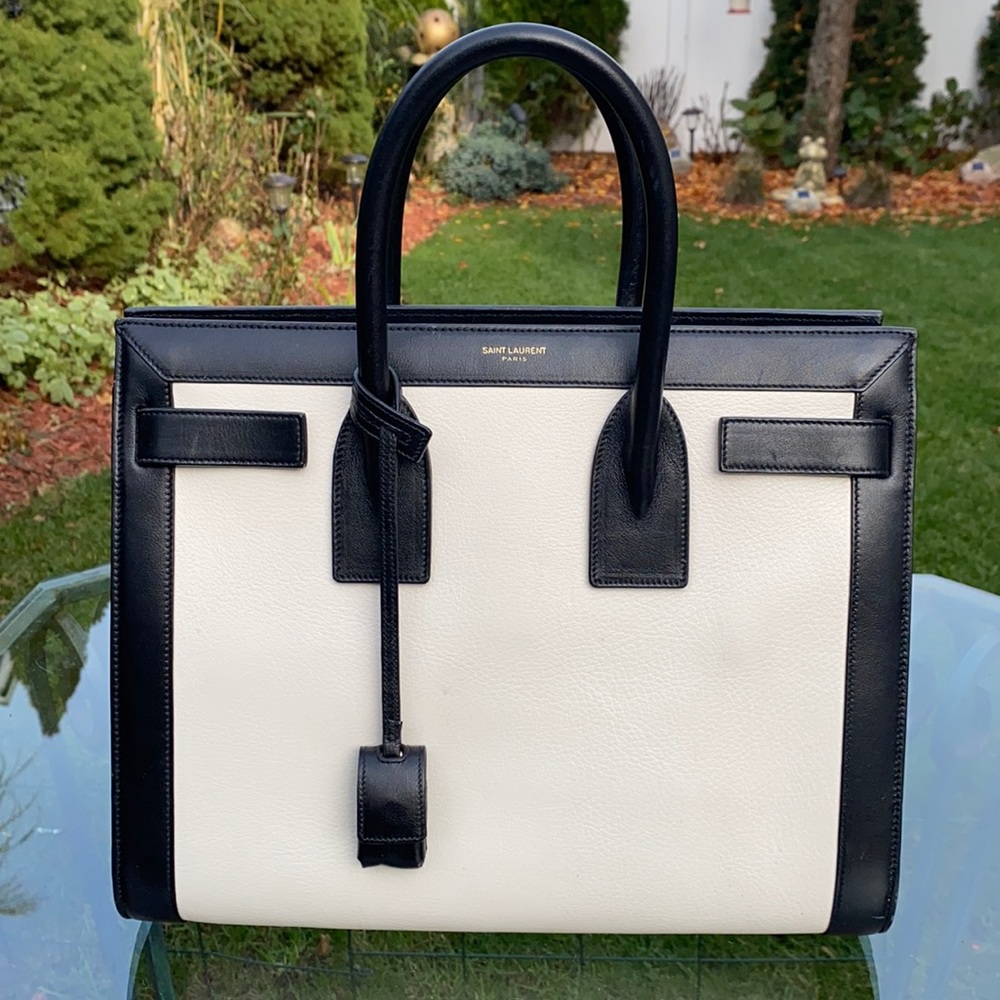 Amazing condition YSL classic tope